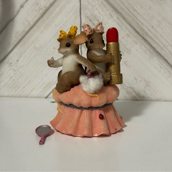 Fitz and Floyd charming tails “being sisters is a wonderful thing” - Picture 1 of 13